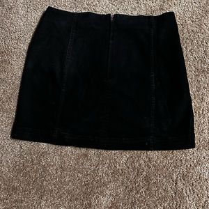 Worn once for a skirt it’s soooo comfy with the band/waist being stretchy!